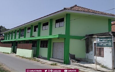 Ziarah di Makam KH. Mustahdi Hasbullah, Pengasuh Pesantren Tahsinul Akhlaq Cirebon