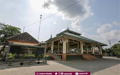 Ziarah di Makam KH. Muhammad Abdul Muhith Nawawi, Masyayikh Pesantren Al-Fitroh Bantul