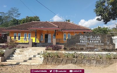 Ziarah di Makam KH. Muhyiddin, Pendiri Pesantren Pagelaran Subang