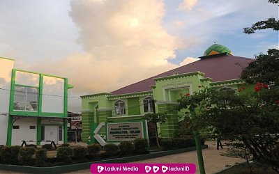 Ziarah di Makam Anregurutta KH. Sanusi Baco, Muasis Pesantren Nahdlatul Ulum Maros