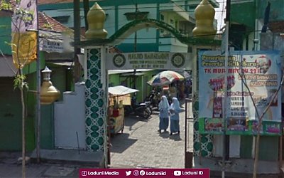 Ziarah di Makam KH. Sholeh Qosim, Pengasuh Pesantren Bahauddin Al-Isma'iliyah Sidoarjo