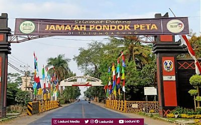 Ziarah di Makam KH. Mustaqim bin Husain, Mursyid Tarekat Syadziliyah Tulungagung