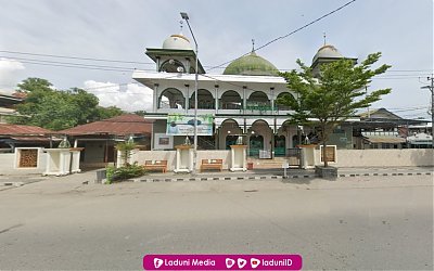 Ziarah di Makam Habib Idrus bin Salim Al-Jufri, Muassis Pesantren Al-Khairaat Palu