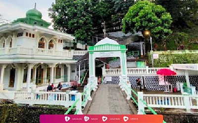 Ziarah di Makam Syekh Abdul Muhyi, Penyebar Agama Islam di Tasikmalaya