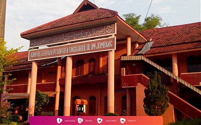 Ziarah di Makam KH. Musta'in Romly, Ulama Visioner dari Jombang