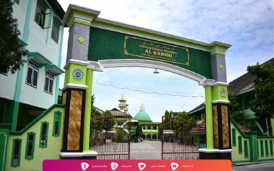 Ziarah Makam KH. Abdul Karim Tebuwung, Muassis Pesantren Al-Karimi Gresik