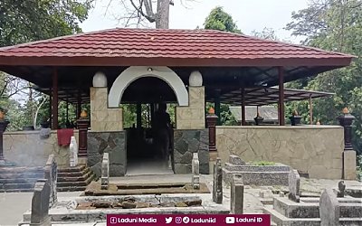 Ziarah di Makam Syekh Tolhah,  Mursyid Tarekat Qodiriyah wa Naqsybandiyah di Cirebon