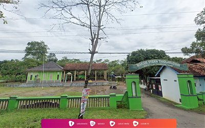 Ziarah di Makam Syekh Tholabuddin, Ulama Penyebar Agama Islam di Batang