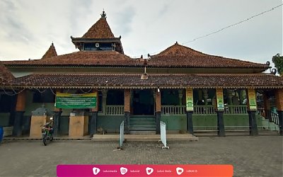 Ziarah di Makam KH. Ahmad Abdul Haq, Masyayikh Pesantren Darussalam Watucongol