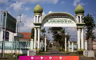 Ziarah di Makam KH. Mahrus Aly, Masyayikh Pesantren Lirboyo Kediri