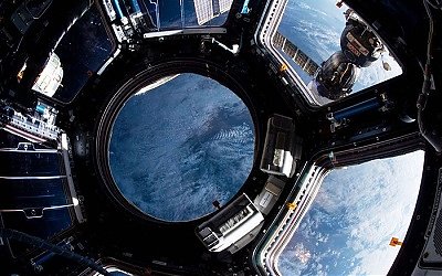 Astronot Arab Publikasikan Jepretan Bumi Bulat dari Antariksa