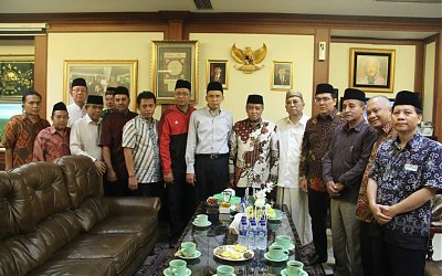 Berkunjung ke PBNU, TGB Diminta Jaga Tradisi