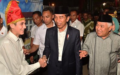 Jokowi Resmikan Beberapa Fasilitas Pondok Modern Internasional Dea Malela NTB