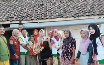 Peduli, BSMI Sumenep Berikan Bantuan Pada Nenek Hidup Sebatang Kara