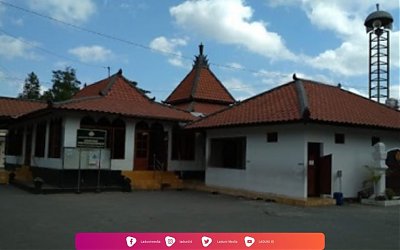 Ziarah di Makam KH. Munawwir, Pendiri Pesantren Al-Munawwir Krapyak