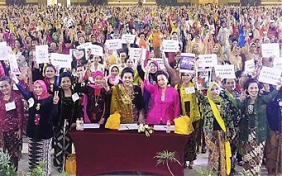 Rekor, Wanita Berkebaya di Jogja Lampaui Target Hingga 2600 Orang