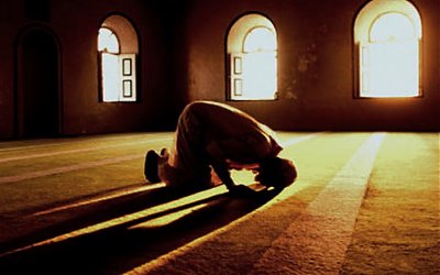 Kisah Karomah Kiai As’ad yang Tidak Pernah Terlihat Shalat dan Dapat Menggandakan Diri