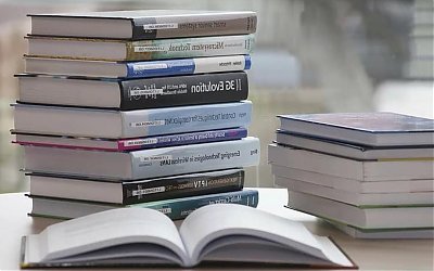 Ilmu itu Didatangi, Bukan Mendatangi