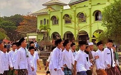 Pondok Versus Universitas