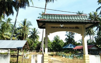 Setelah Shalat Idul Adha, Mahasiswa KKL IAIN Pontianak Ziarah Makam Panglima Kerajaan Kubu
