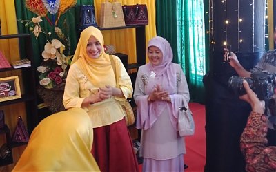Darwati A Gani Kunjungi Anjungan Banda Aceh
