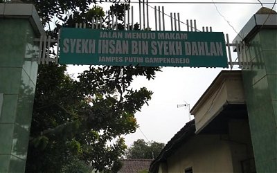Ziarah di Makam Syekh Ikhsan Jampes, Sosok Al-Ghazali dari Timur