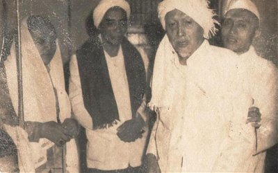 Karomah KH. Ahmad Qusyairi Pasuruan yang Berhentikan Kereta Listrik
