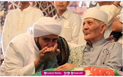 Adab Seorang Santri kepada Guru dan Kunci Memperoleh 'Futuh'