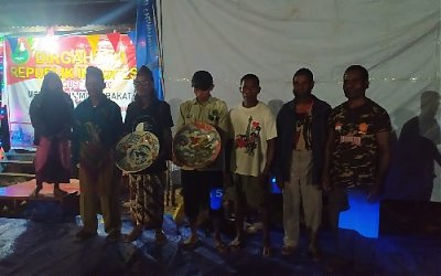 Ustadz Program Santri Goes To Papua Diangkat Sebagai Anak Adat Suku Kokoda