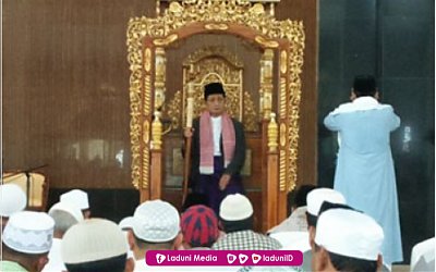 Bacaan Bilal Shalat Jumat dan Dasar Hukumnya