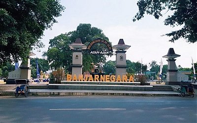 Wisata Religi dan Ngalap Berkah di Makam Sunan Giri Wasiyat