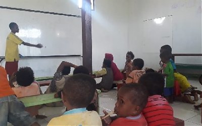Santri Goes To Papua: Buta Huruf Latin, Melek Huruf Arab