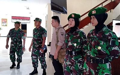 Seorang Tamtama TNI AD Calon Bergelar Doktor