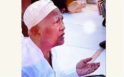 Syair Gus Mus: Wanita Cantik Sekali di Multazam