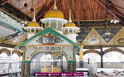 Pesona Wisata Religi di Makam Syekh Burhanuddin Padang Pariaman