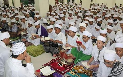 Membaca Al-Quran Namun Mendapatkan Laknat, Benarkah?