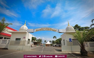 Ziarah di Makam KH. Fattah, Pengasuh Pesantren Bahrul Maghfiroh Malang