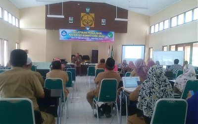 SMK PP Negeri Saree Adakan Pelatihan Penulisn Materi Uji Kompetensi