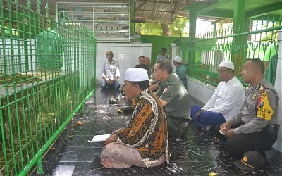 Kadispenad Ziarah ke Makam Raja-Raja di Asta Tinggi Sumenep