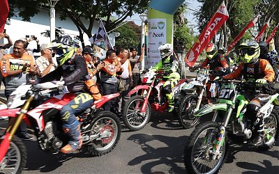 Meski Lumpuh, Kiai Ini Istiqamah Mengajar Puluhan Tahun