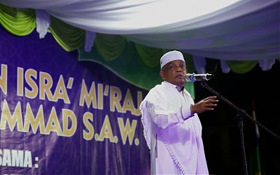Waled Husaini  Minta Masyarakat Jaga Shalat Lima Waktu