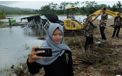 Efek Negatif dari Pecinta Selfie