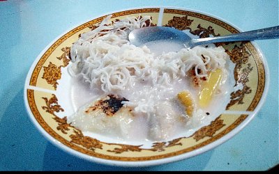 Nikmatnya Kue Putu Ie Leuebeu (KPI) Kembang Tanjung Tidak Jauh Makyus dengan Adee Ieleubue