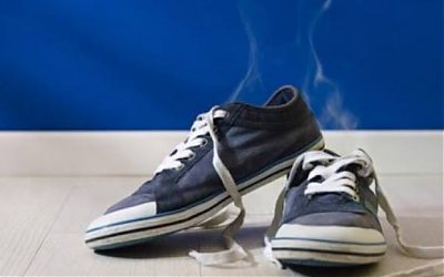 Seberapa Jahat Bakteri yang Ada di Sepatu Kita? Pakar Menjawabnya