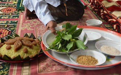 Tradisi Keumaweuh #4: Berjenjang Acara Syukuran Kehamilan di Aceh