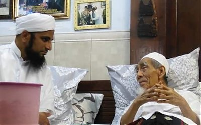 Tawadhu' Tingkat Langit Mbah Maimun Zubair