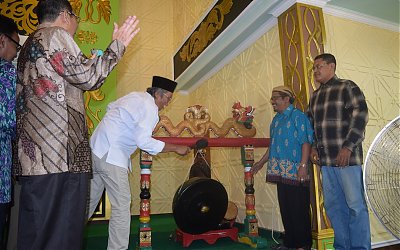 Bupati Sintang Ajak Masyarakat Suku Jawa Junjung Tinggi Adat Istiadat