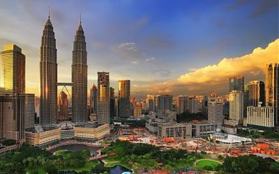 Anggota DPD RI Ini Bantu Pemulangan Warga Indonesia yang Musibah di Malaysia