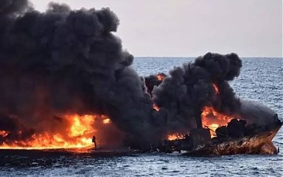 Kapal Selam Terbakar, 14 Pelaut Meninggal
