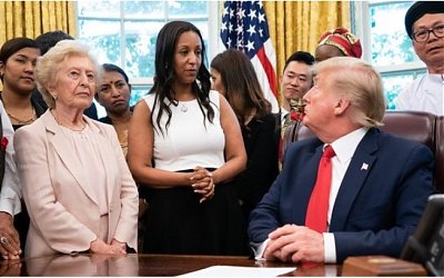 Korban Persekusi Agama dari Beberapa Negara Bertemu Presiden Amerika Serikat di Gedung Putih